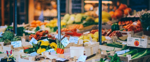 Strolls in the markets of Paris